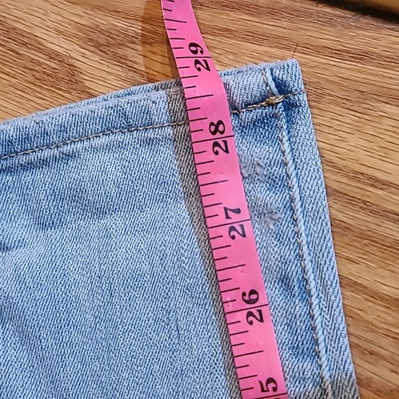 Bull Head Low Rise Skinniest Light Wash Light Distressed Size 28 - Picture 13 of 15